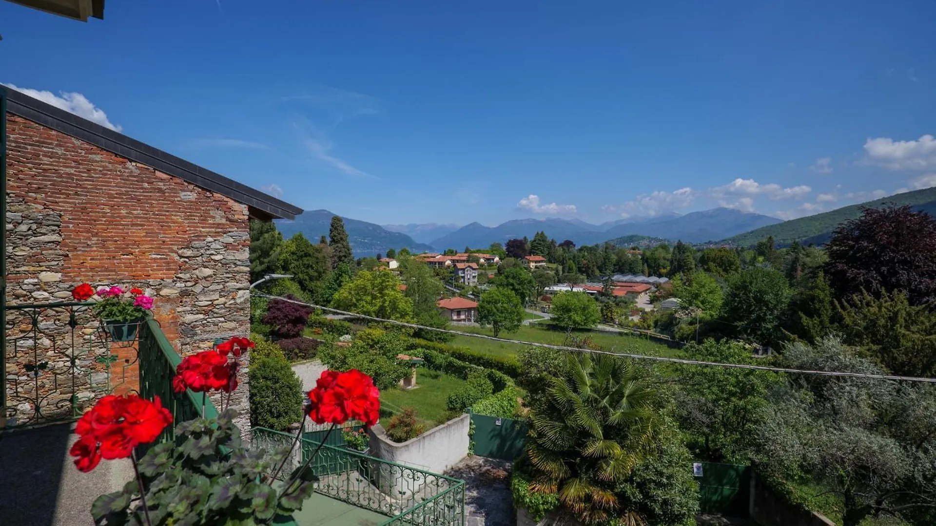 Casa Terra A Cielo Villa Castelveccana Italy