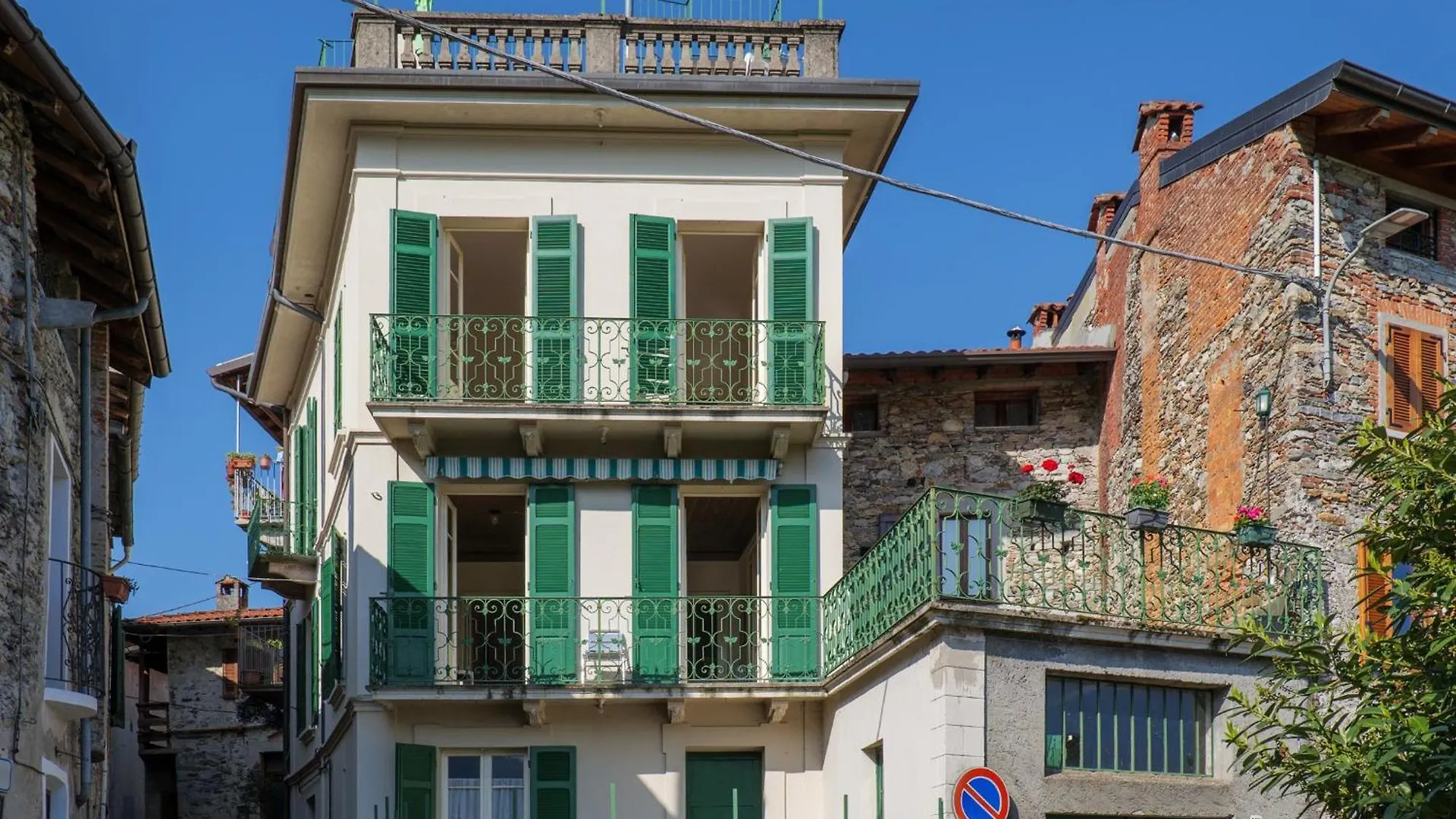 Casa Terra A Cielo Villa Castelveccana 0*,  Italy